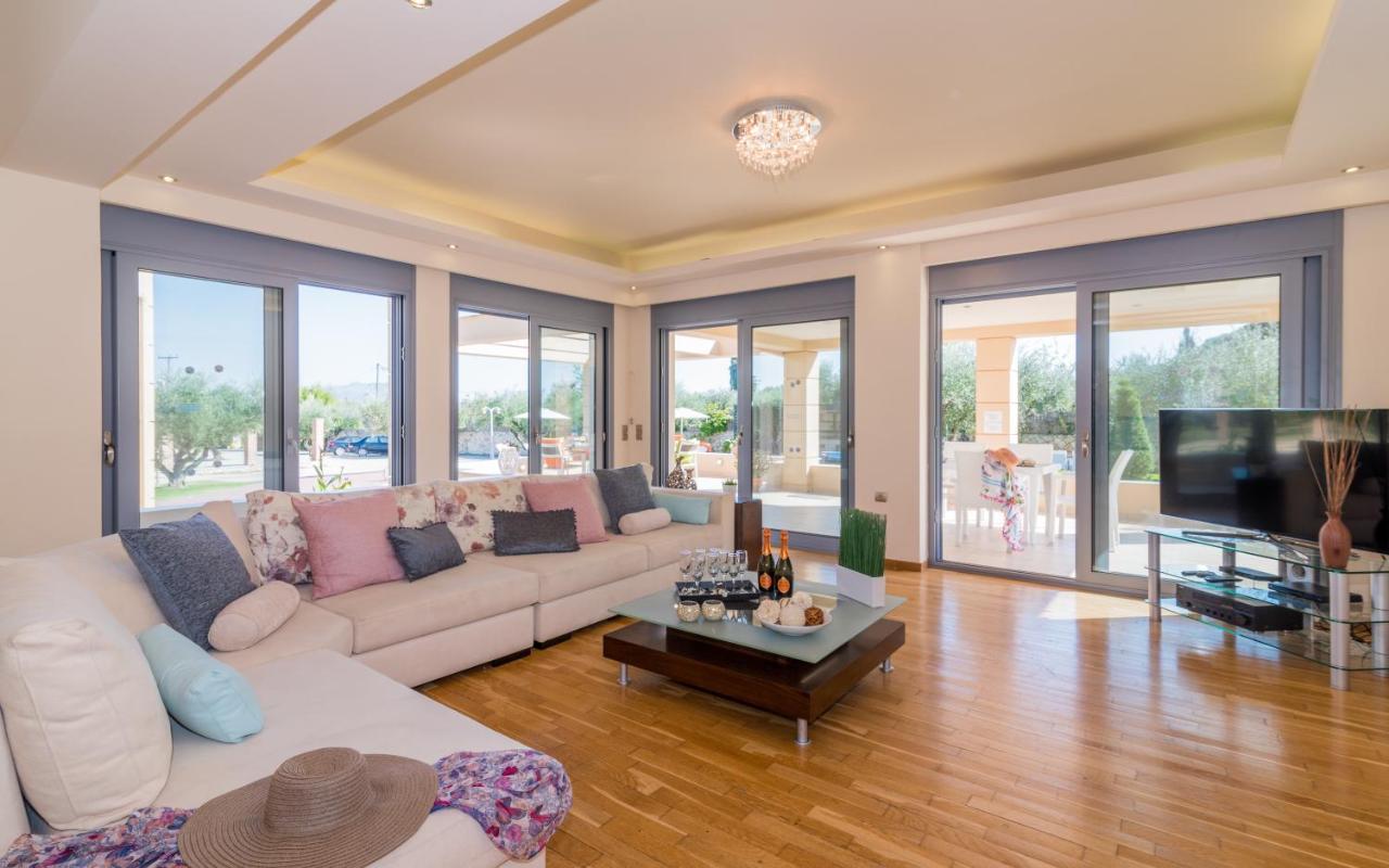 Astarte Villas - Istar Villa With Tennis Court Makhairadhon Ngoại thất bức ảnh