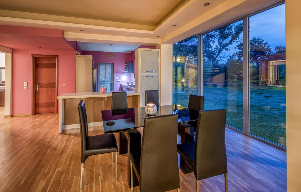 Astarte Villas - Istar Villa With Tennis Court Makhairadhon Ngoại thất bức ảnh