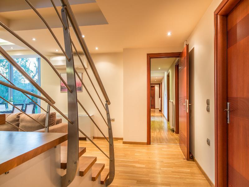 Astarte Villas - Istar Villa With Tennis Court Makhairadhon Ngoại thất bức ảnh