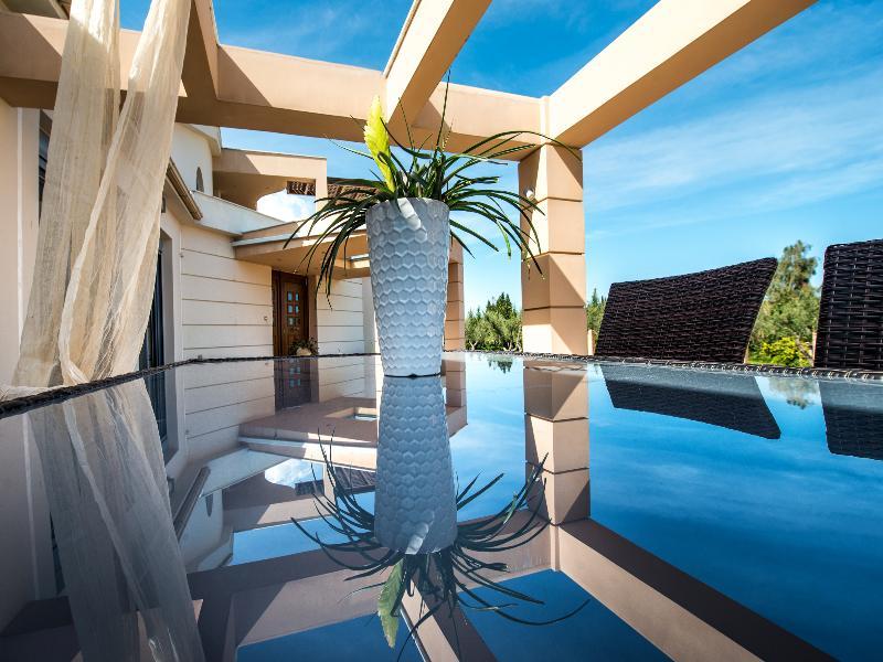 Astarte Villas - Istar Villa With Tennis Court Makhairadhon Ngoại thất bức ảnh