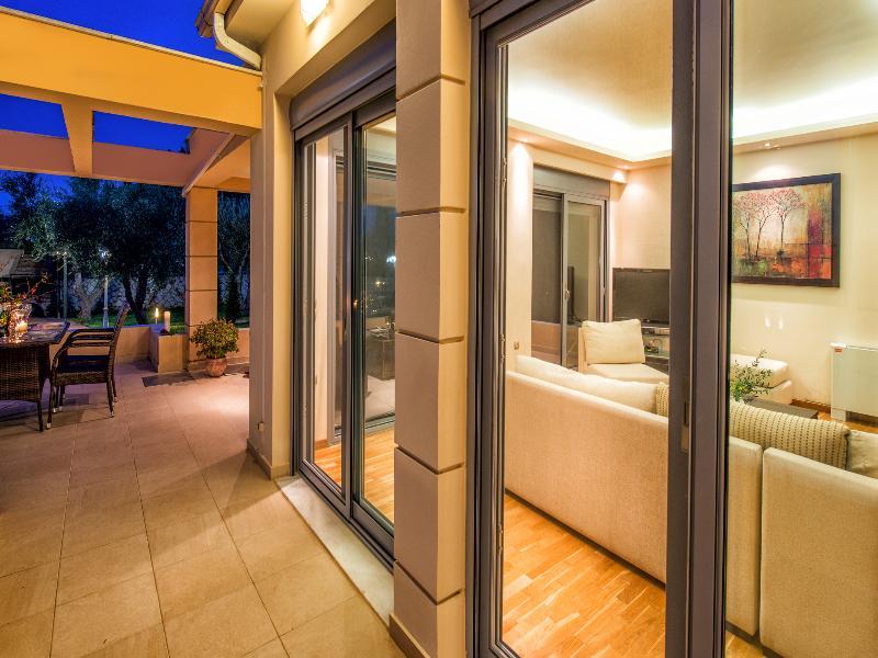 Astarte Villas - Istar Villa With Tennis Court Makhairadhon Ngoại thất bức ảnh